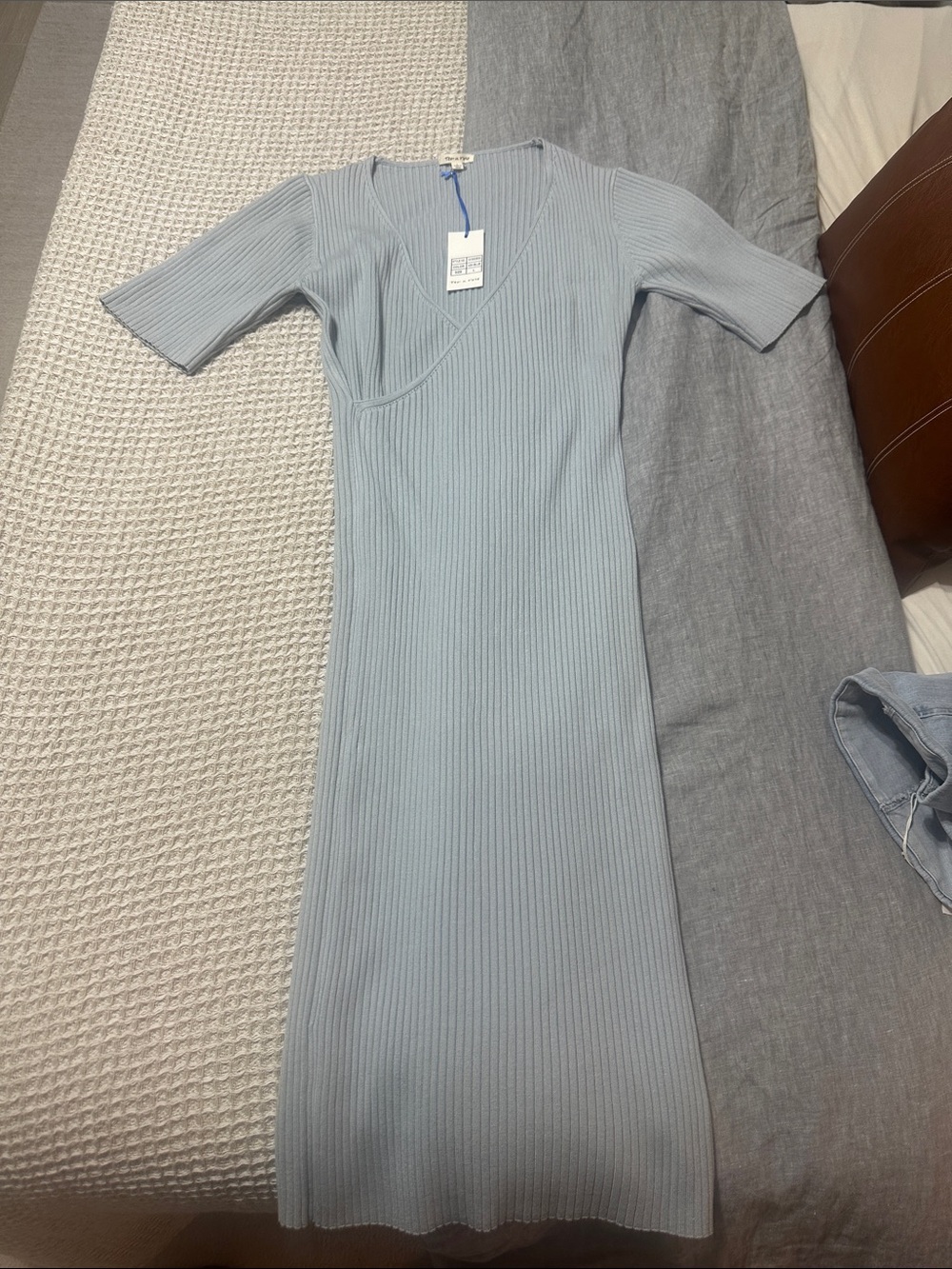 tea n rose Ribbed V‑Neck Midi Dress in Light Blue